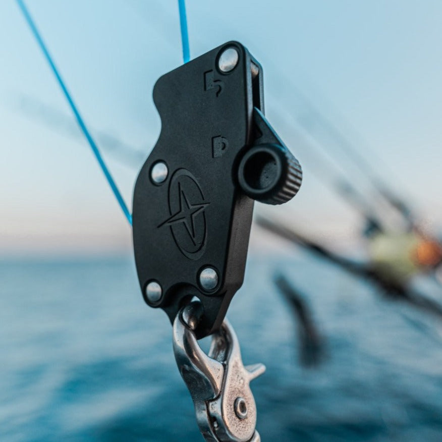 Single 400lb Gemlox with Heavy Duty Rope | Patented Halyard Lock