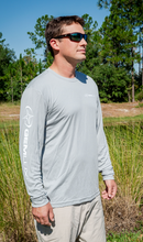 Load image into Gallery viewer, Men&#39;s Fishing Shirt with Gemlux Star Logo
